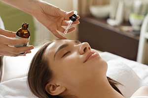 Facial oil usage is growing in popularity for users looking for that "healthy looking glow." Priscilla Taylor offers a primer on formulating these products in the Prospector Knowledge Center.